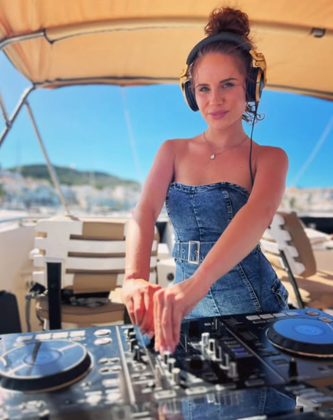 Paulina — DJ